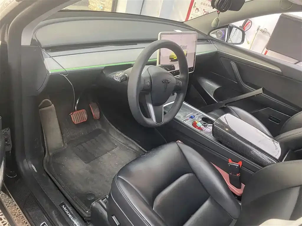 Tesla Model Y 2024 из CN, фото 3