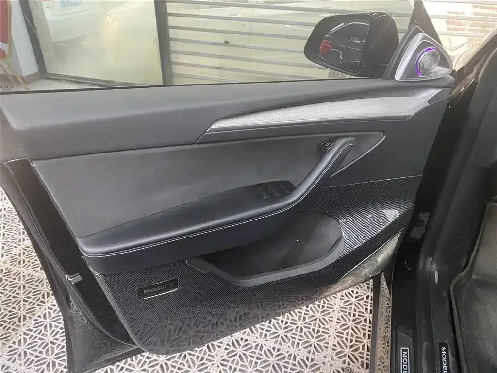 Tesla Model Y 2024 из CN, фото 4