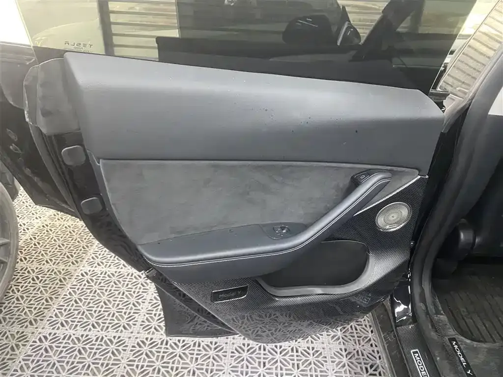 Tesla Model Y 2024 из CN, фото 6