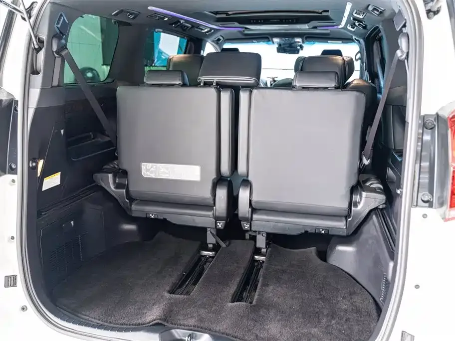 Toyota Alphard 2023 из CN, фото 9