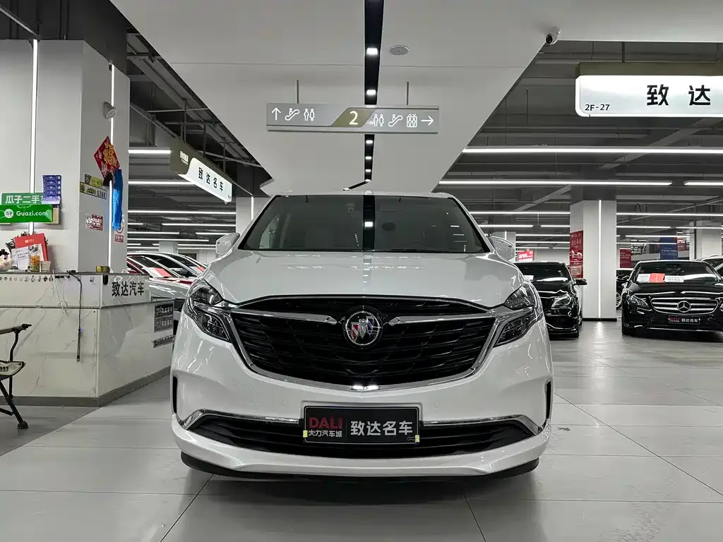 Buick GL8 2021 из CN, фото 2