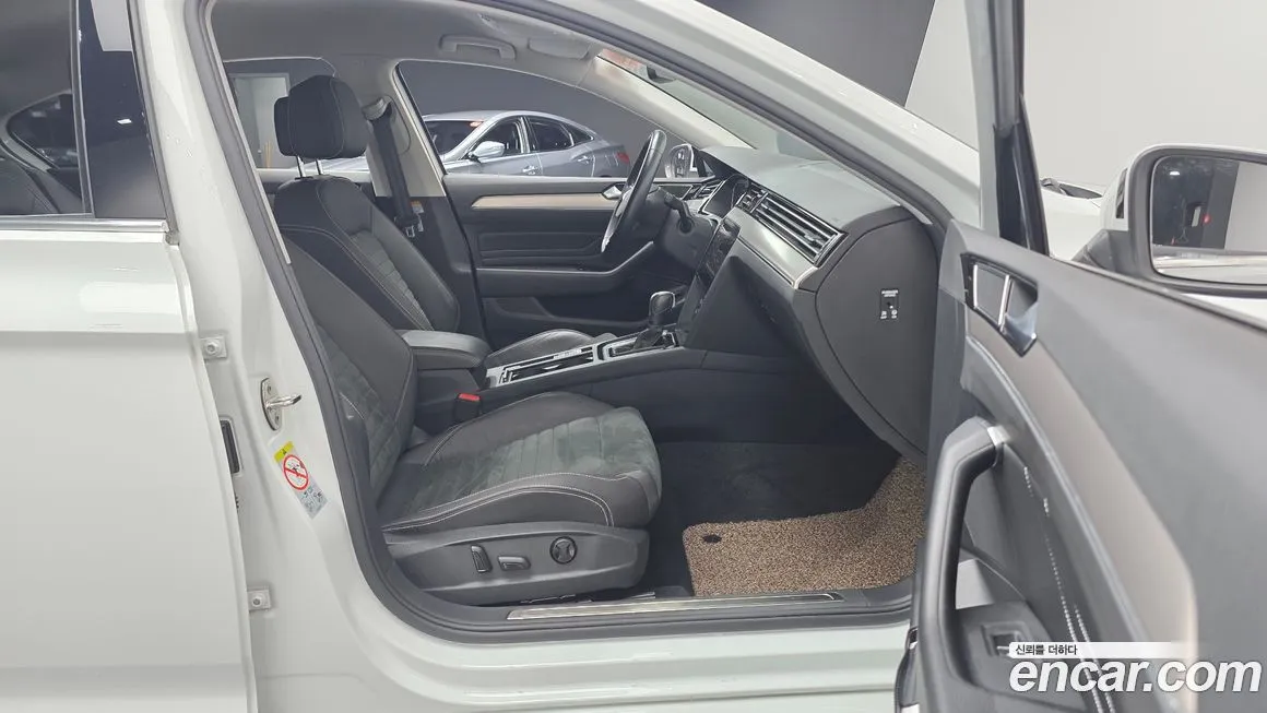 Volkswagen Passat 2022 из KR, фото 10