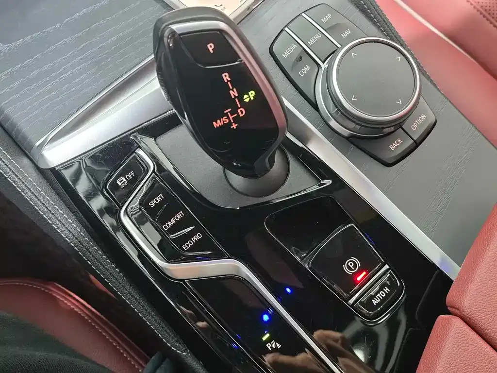 BMW 5 Series 2022 из CN, фото 5