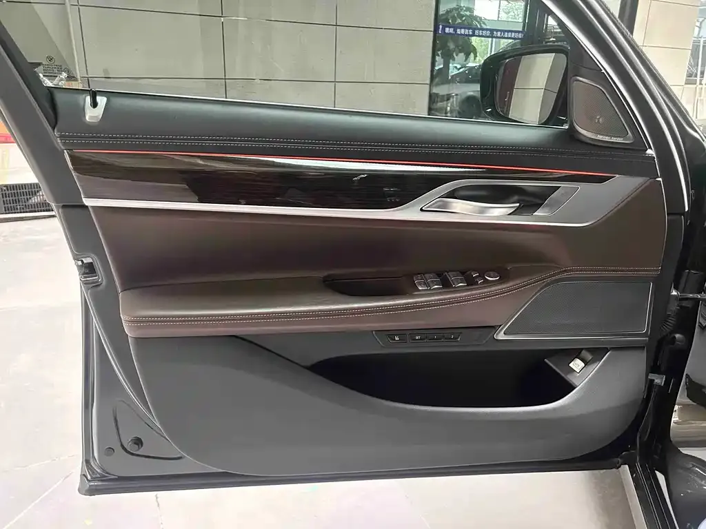 BMW 7 Series 2022 из CN, фото 5