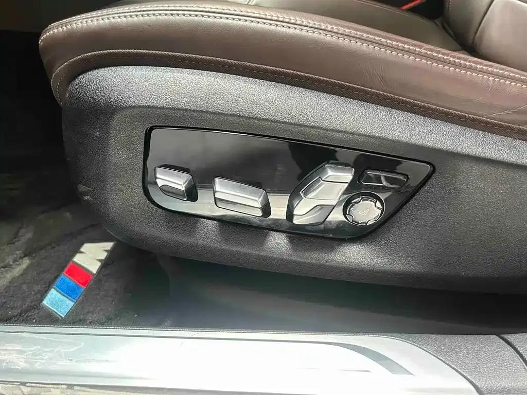 BMW 7 Series 2022 из CN, фото 9