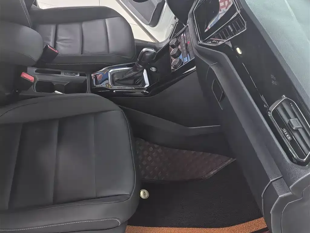 Volkswagen T-Roc 2022 из CN, фото 8