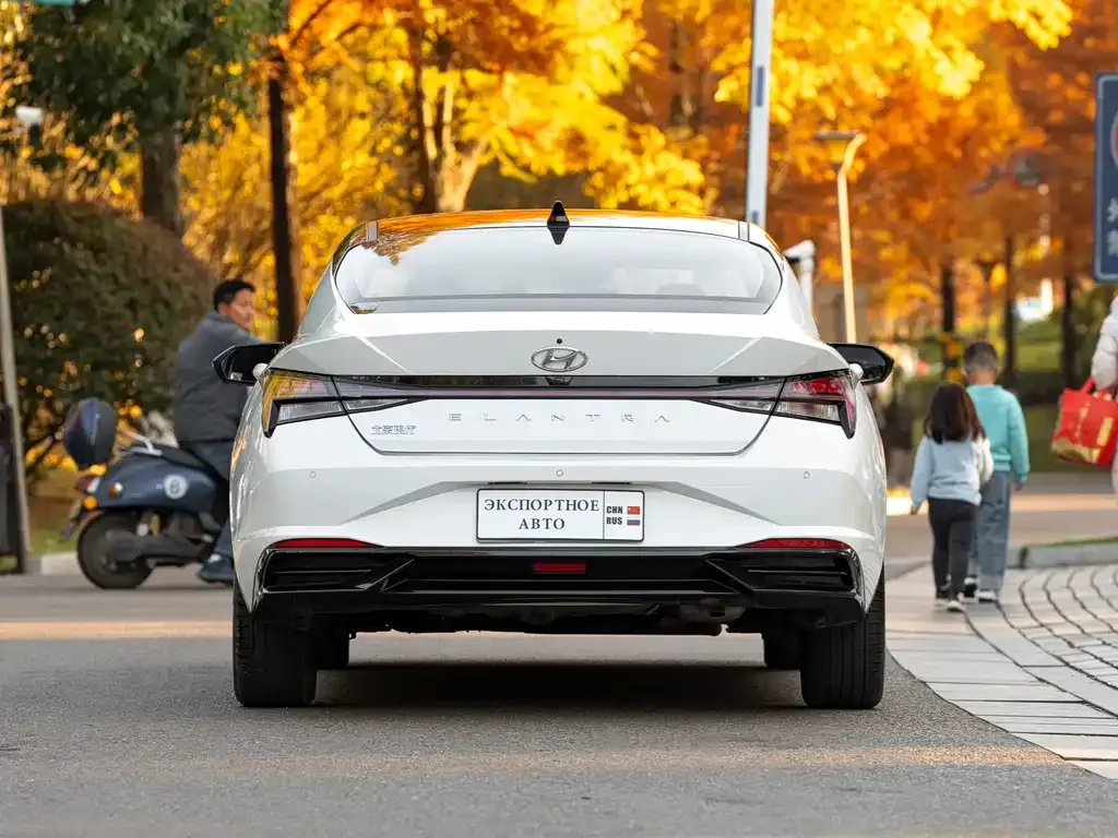 Hyundai Elantra 2023 из CN, фото 10
