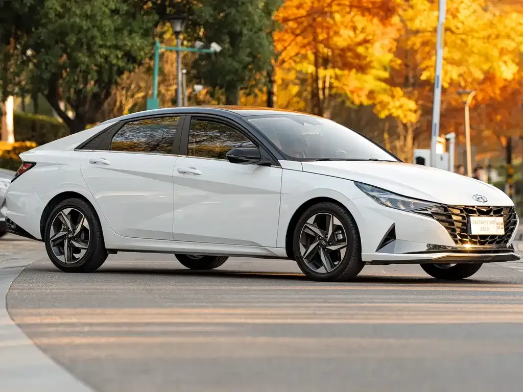 Hyundai Elantra 2023 из CN, фото 7