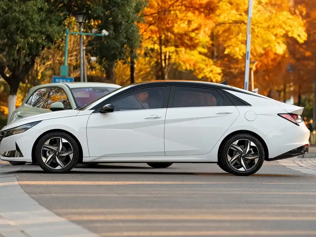 Hyundai Elantra 2023 из CN, фото 8