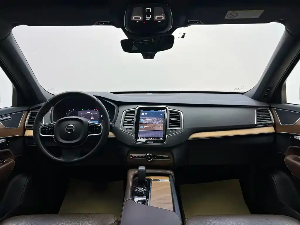 Volvo XC90 — фото 10