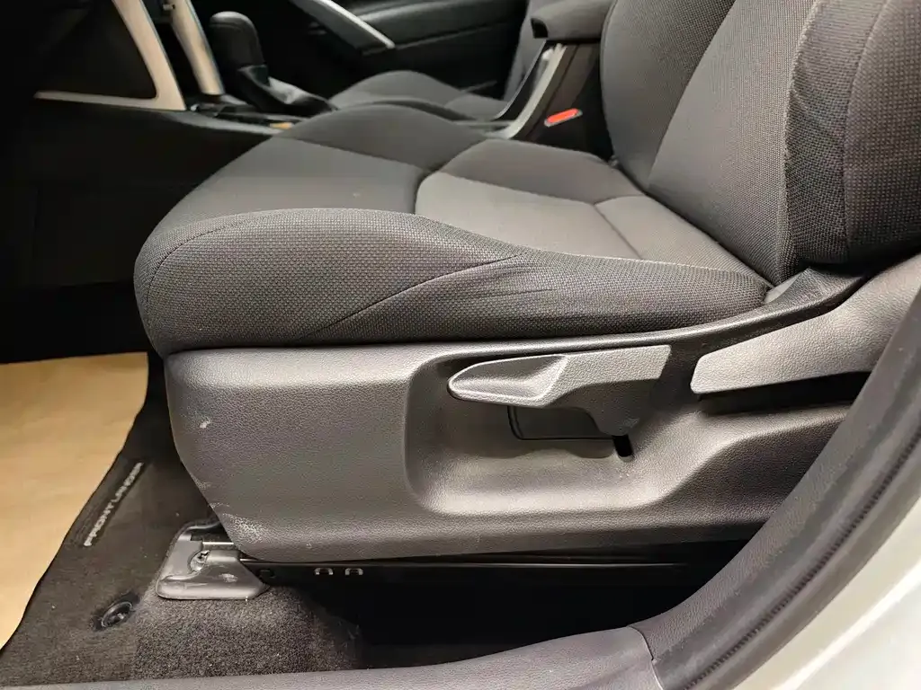 Toyota Frontlander 2023 из CN, фото 10