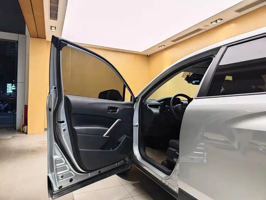Toyota Frontlander 2023 из CN, фото 7