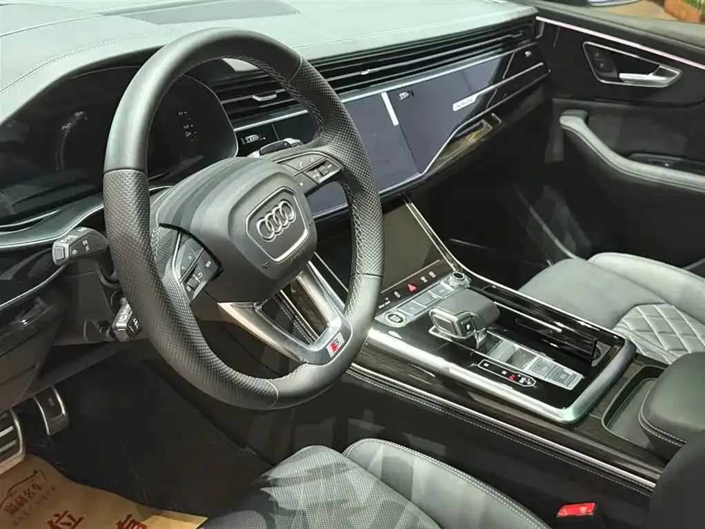 Audi Q8 2023 из CN, фото 9