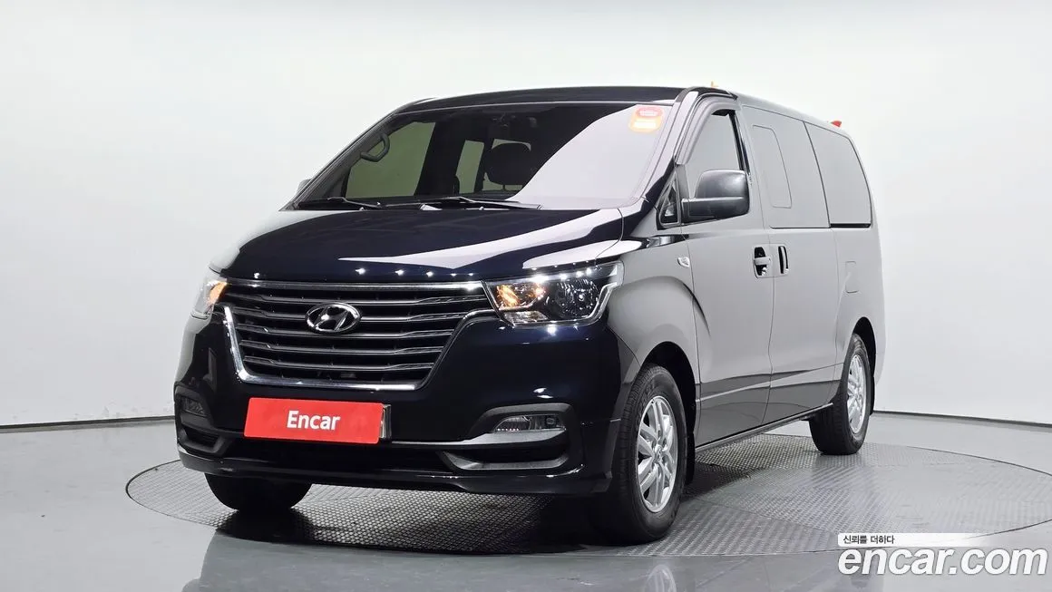 Hyundai Starex — фото 1