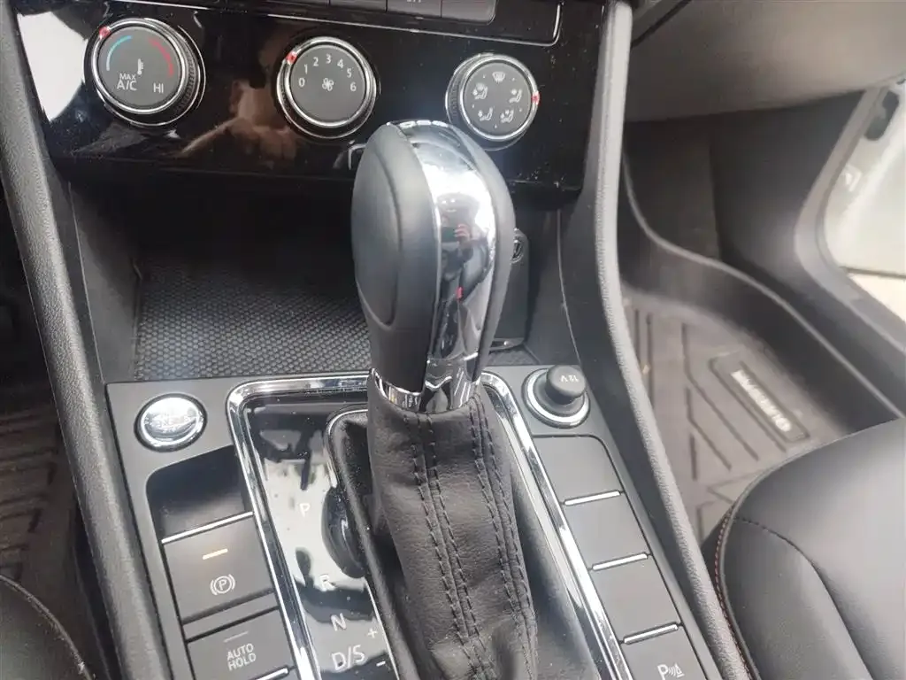 Volkswagen Bora 2023 из CN, фото 7