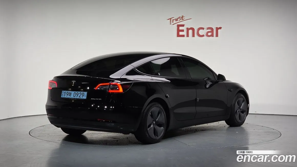 Tesla Model 3 2021 из KR, фото 2