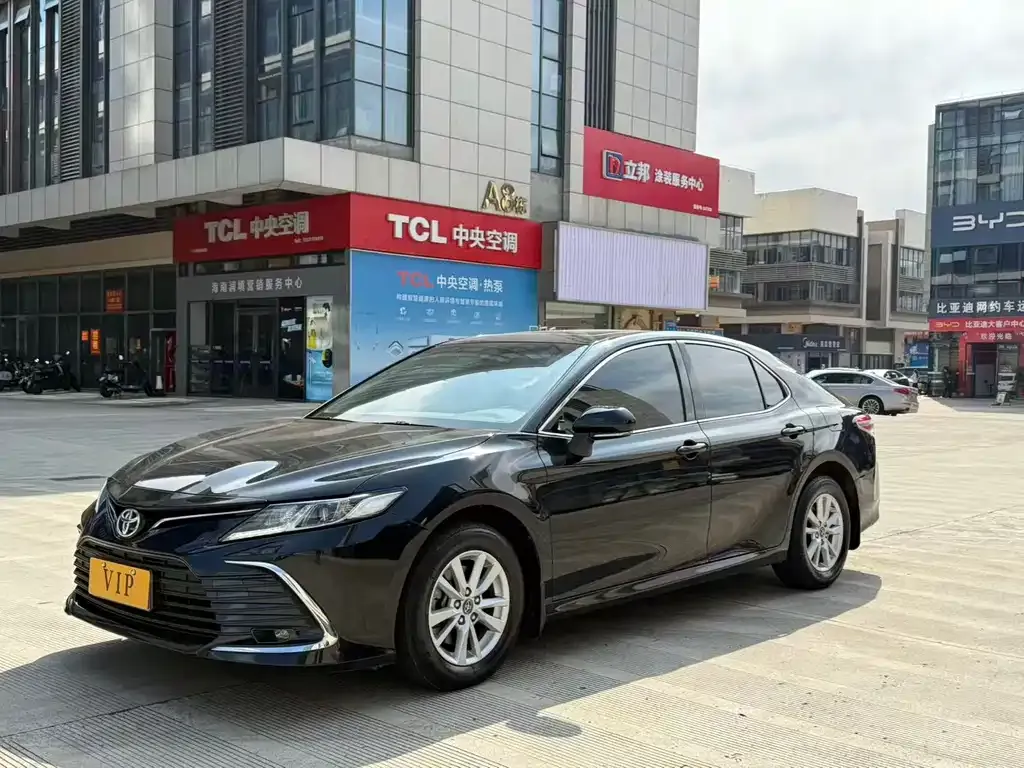 Toyota Camry 2023 из CN, фото 1