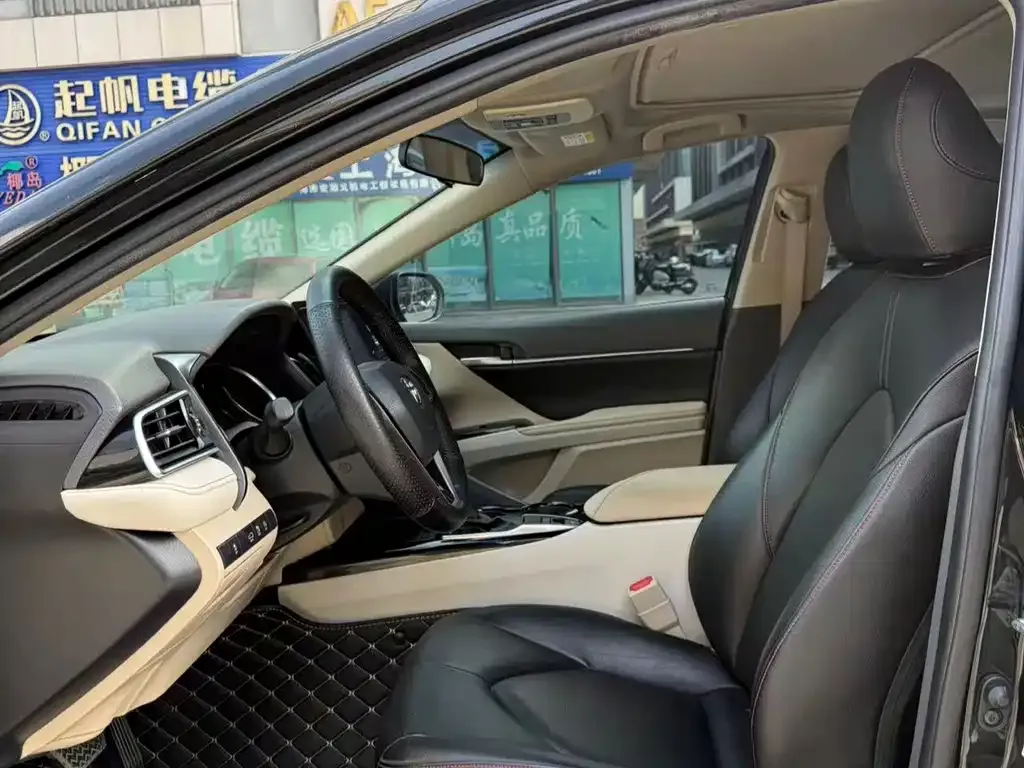Toyota Camry 2023 из CN, фото 4