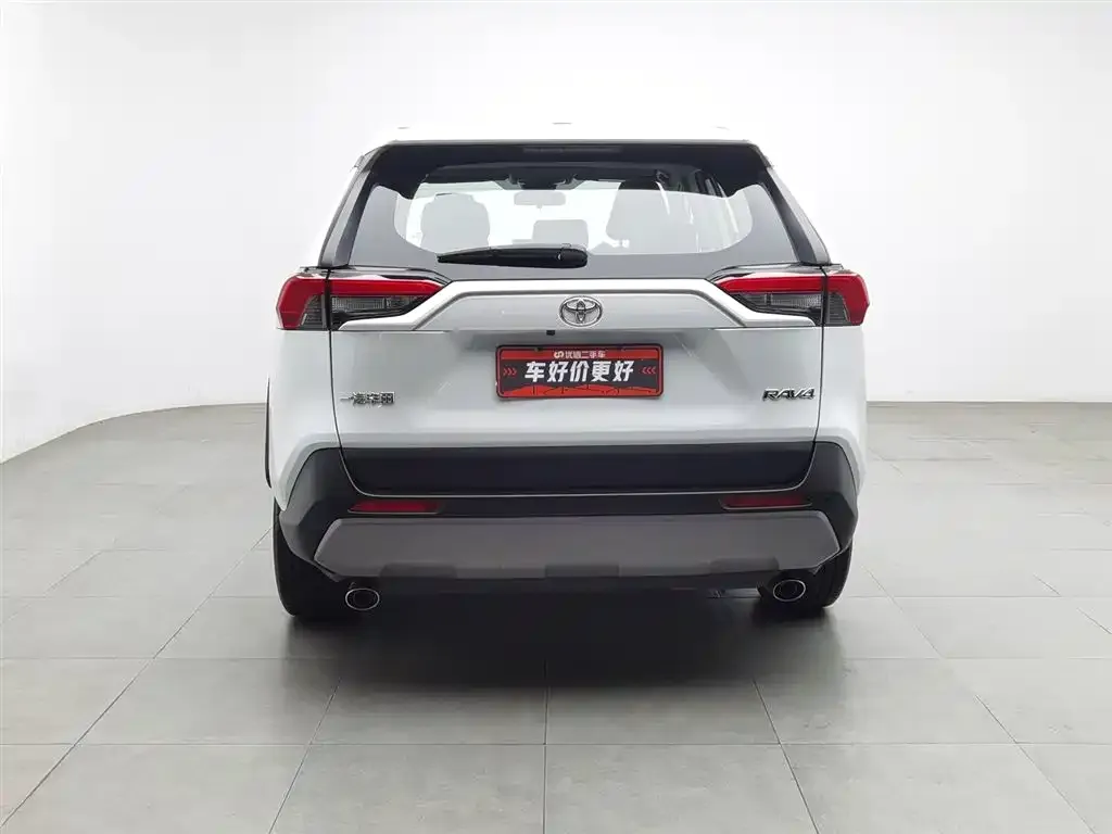 Toyota RAV4 — фото 4
