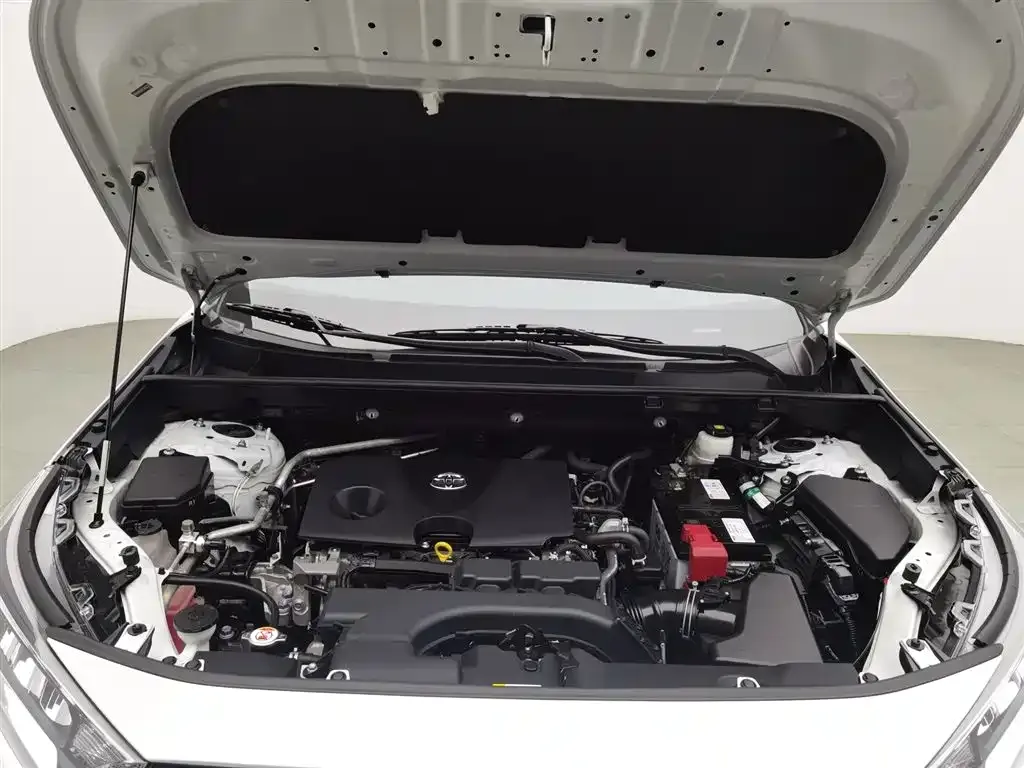 Toyota RAV4 — фото 6