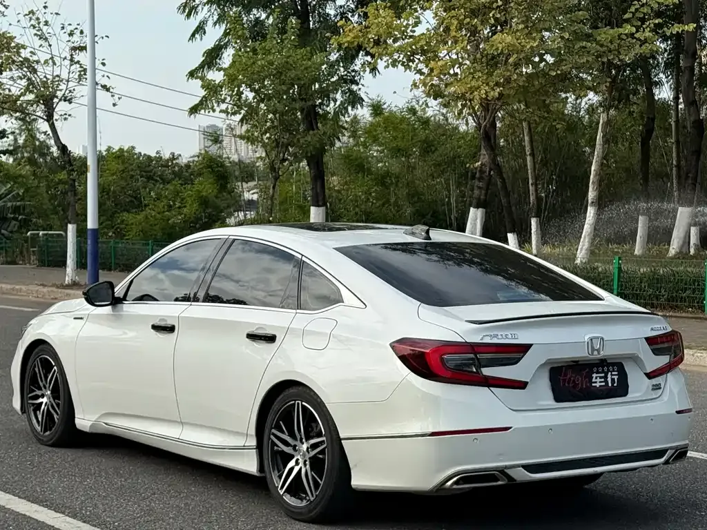 Honda Accord — фото 4