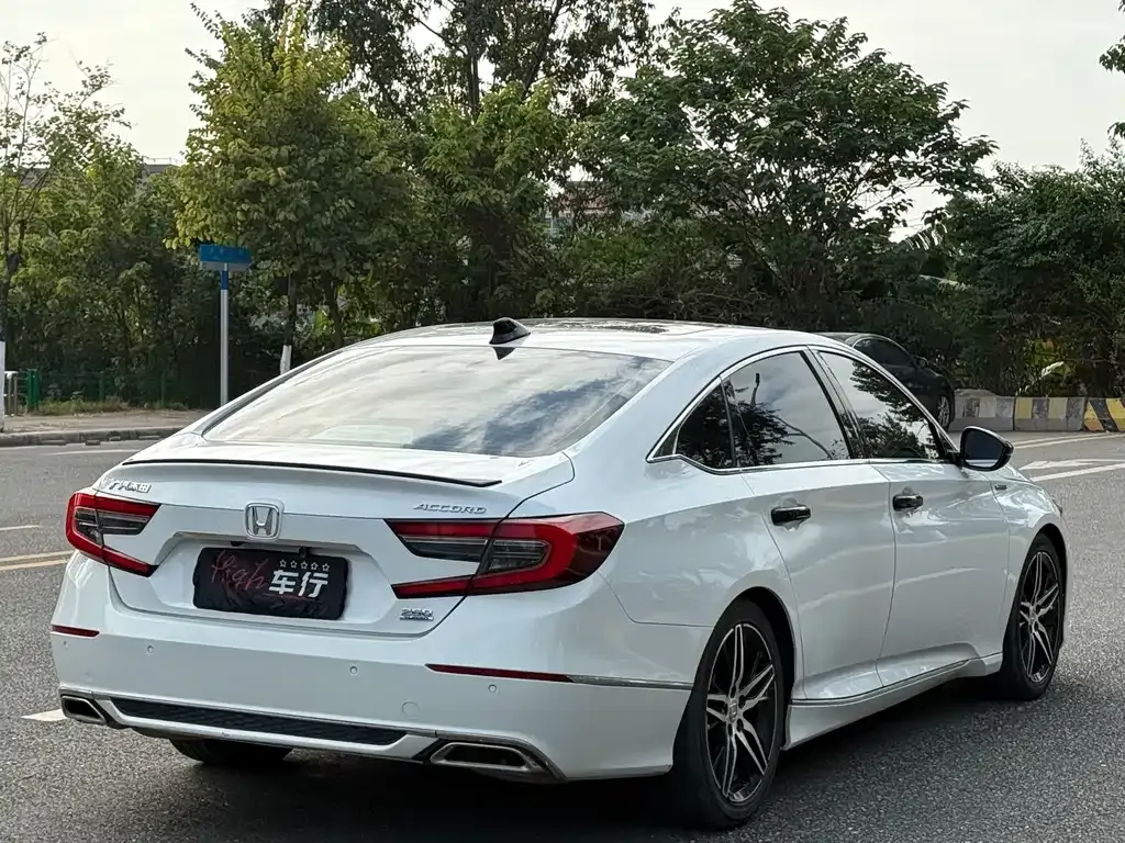 Honda Accord — фото 6