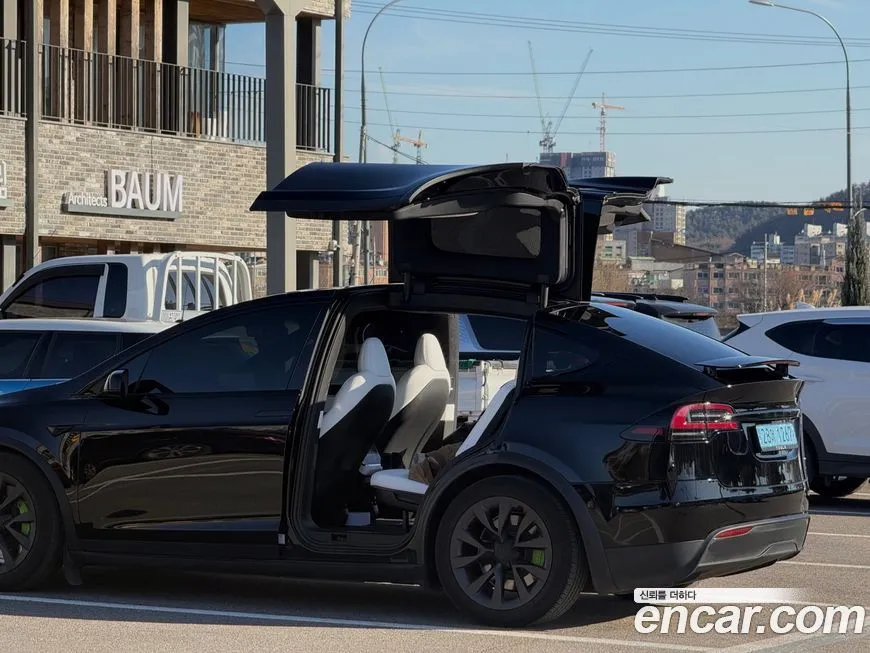 Tesla Model X 2024 из KR, фото 2
