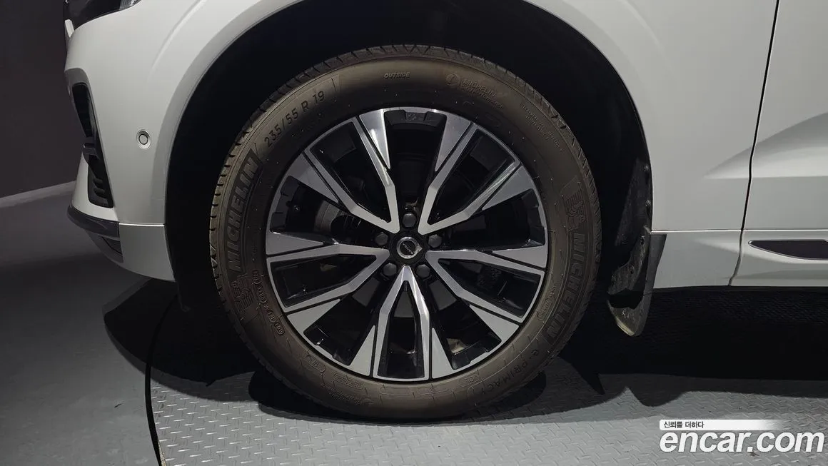 Volvo XC60 2024 из KR, фото 5