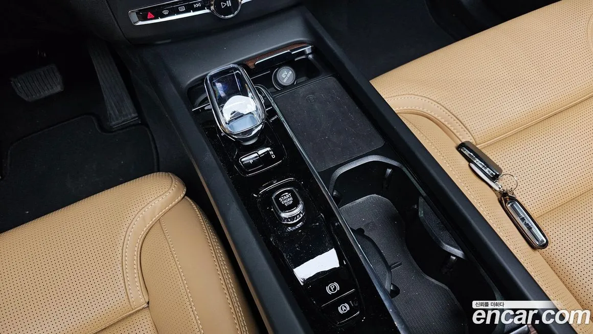 Volvo XC60 2024 из KR, фото 9