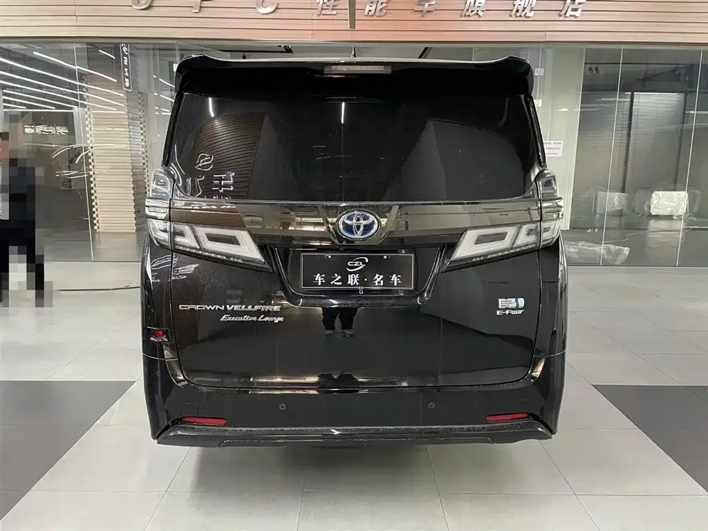 Toyota Vellfire — фото 5