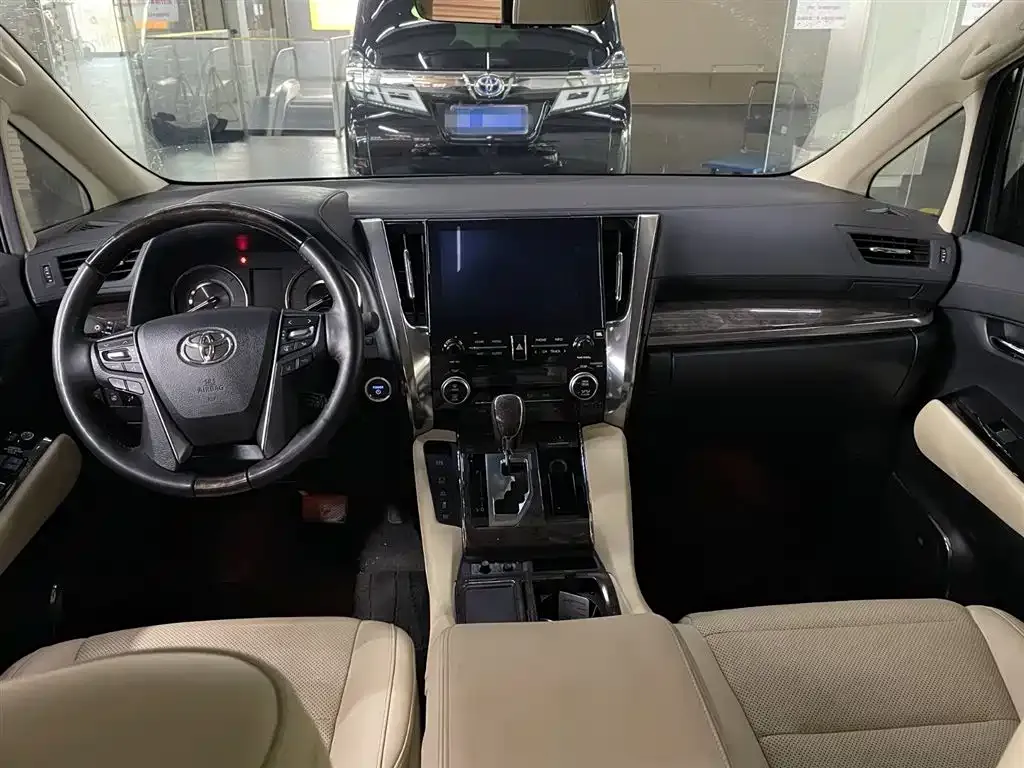 Toyota Vellfire — фото 7