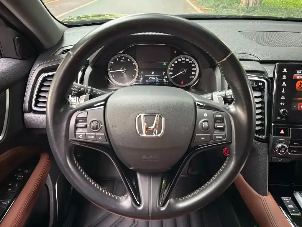 Honda UR-V — фото 8