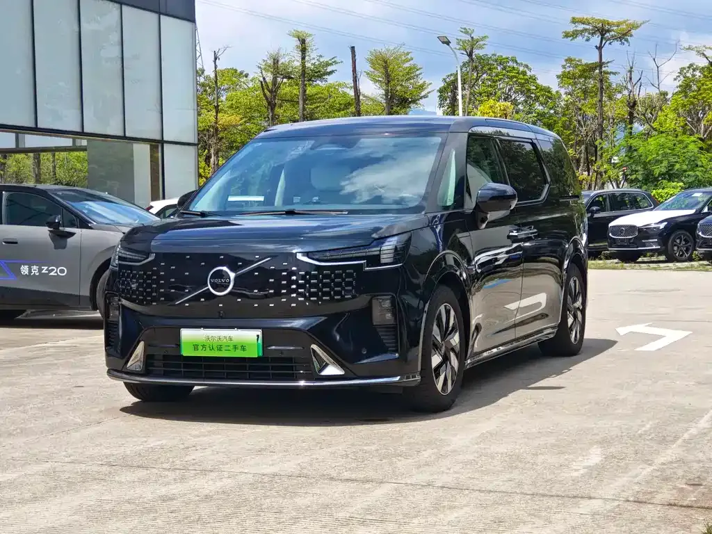 Volvo EM90 2024 из CN, фото 1