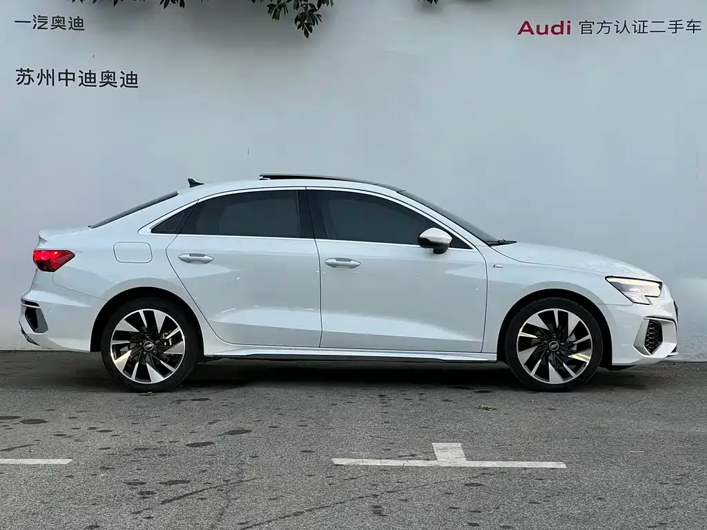Audi A3 2023 из CN, фото 3