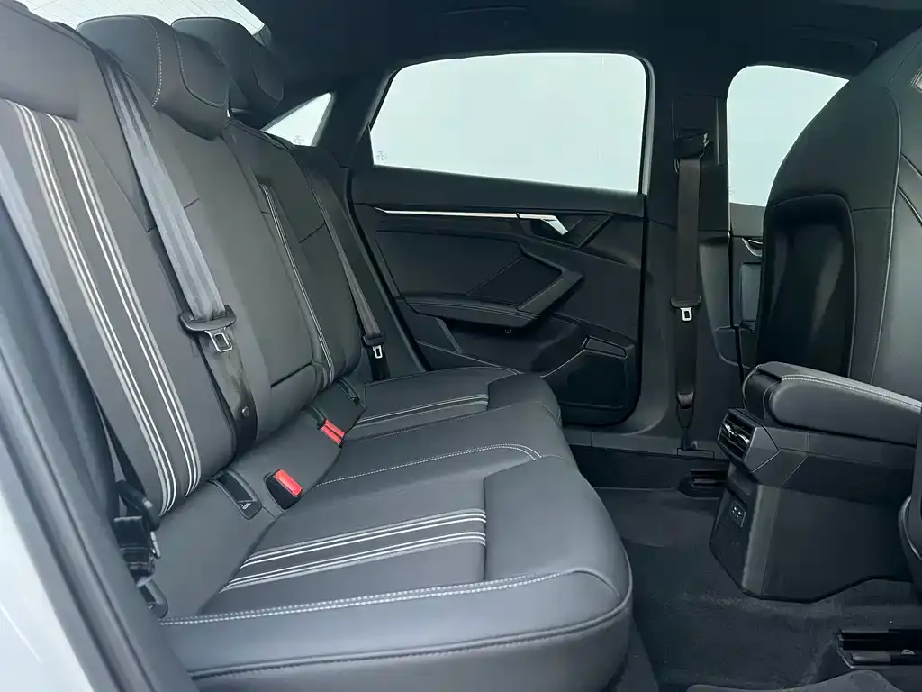 Audi A3 2023 из CN, фото 6