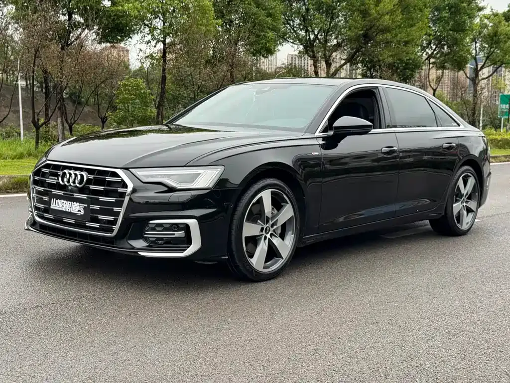 Audi A6L — фото 1