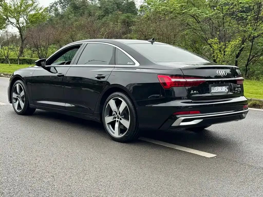 Audi A6L — фото 6