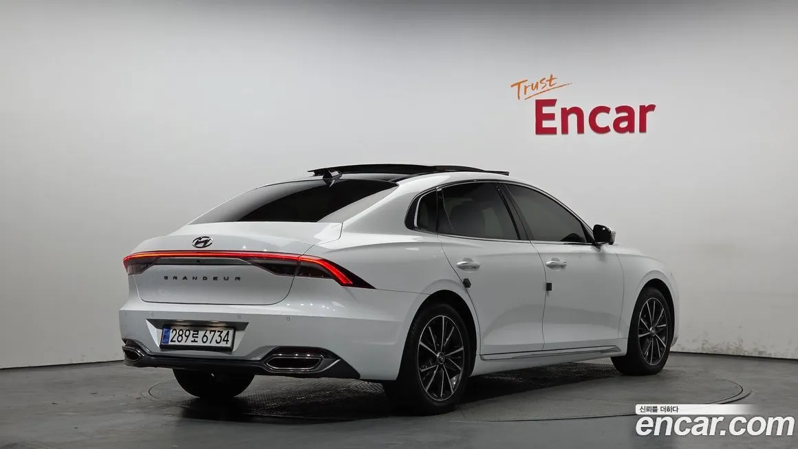 Hyundai Grandeur 2022 из KR, фото 2