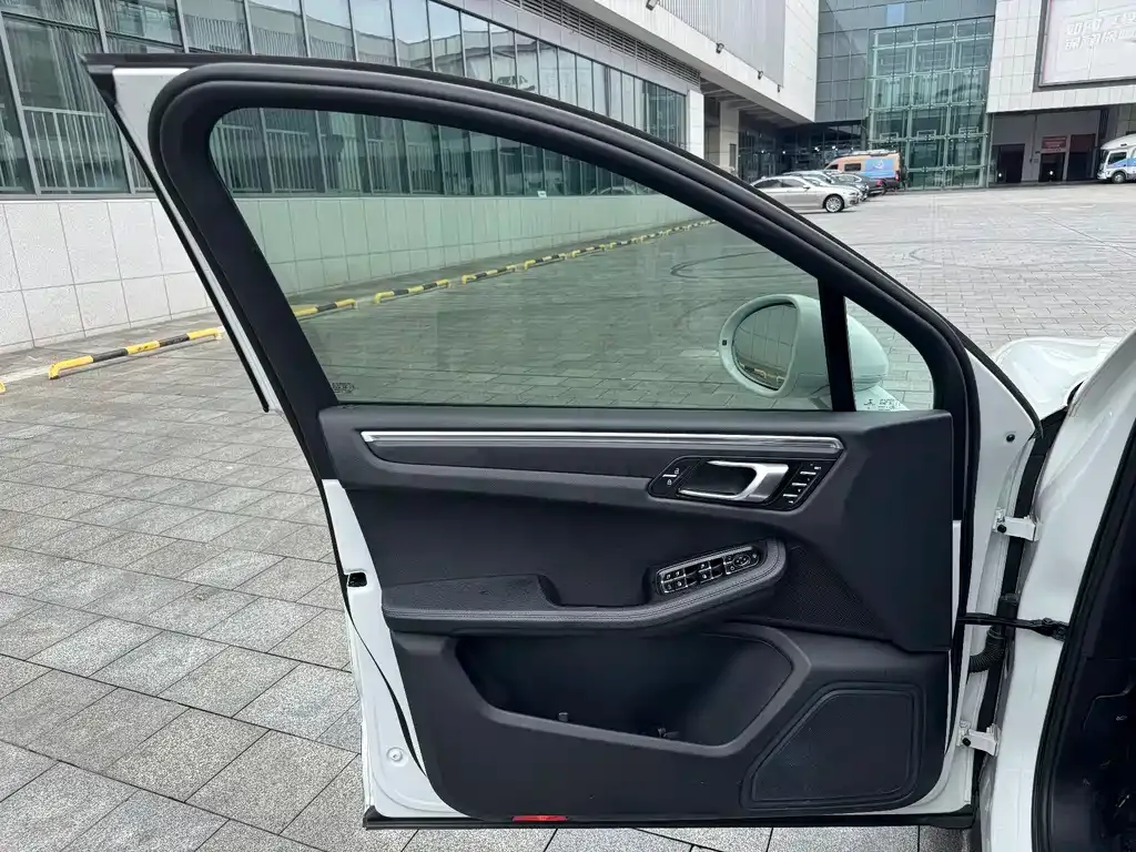 Porsche Macan 2022 из CN, фото 5