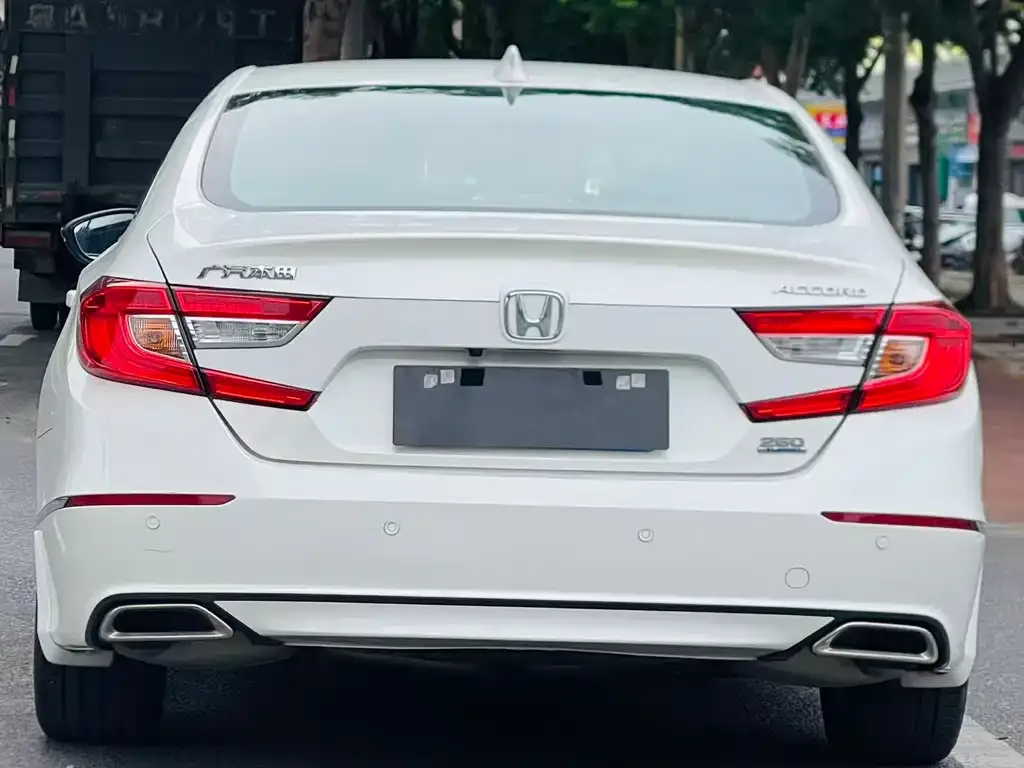 Honda Accord — фото 4