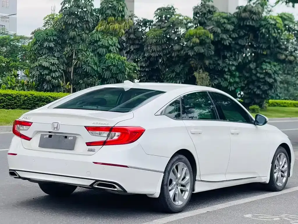 Honda Accord — фото 5