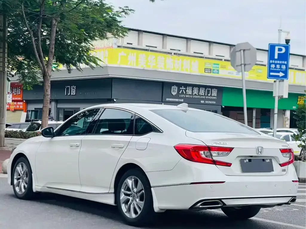 Honda Accord — фото 6