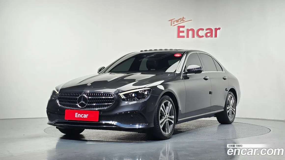 Mercedes-Benz E-Class — фото 1