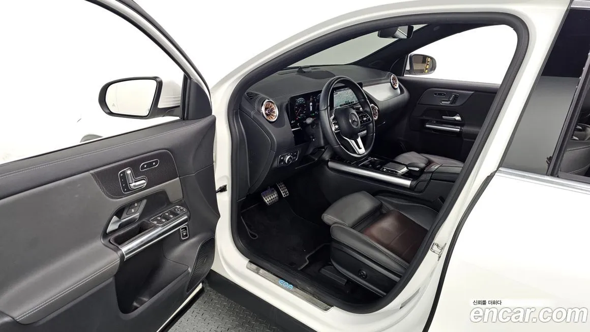 Mercedes-Benz EQA — фото 10
