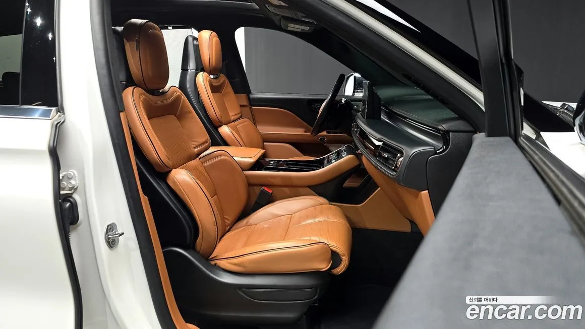 Lincoln Aviator — фото 10