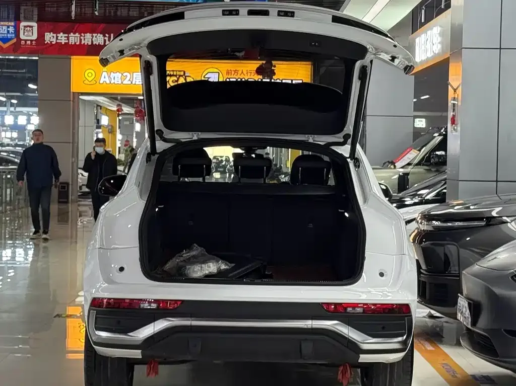 Audi Q5L Sportback — фото 6