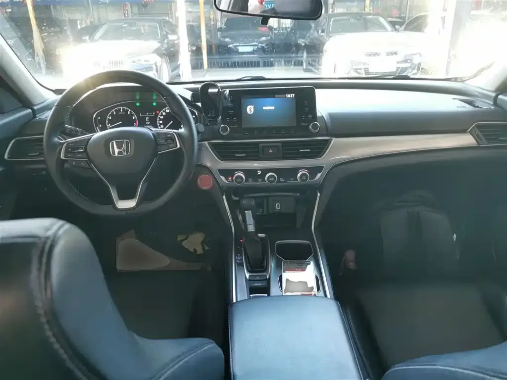 Honda Accord — фото 10