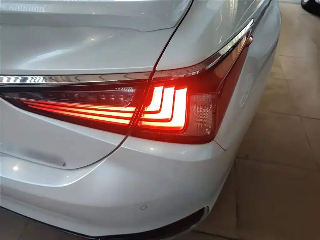Lexus ES 2021 из CN, фото 8