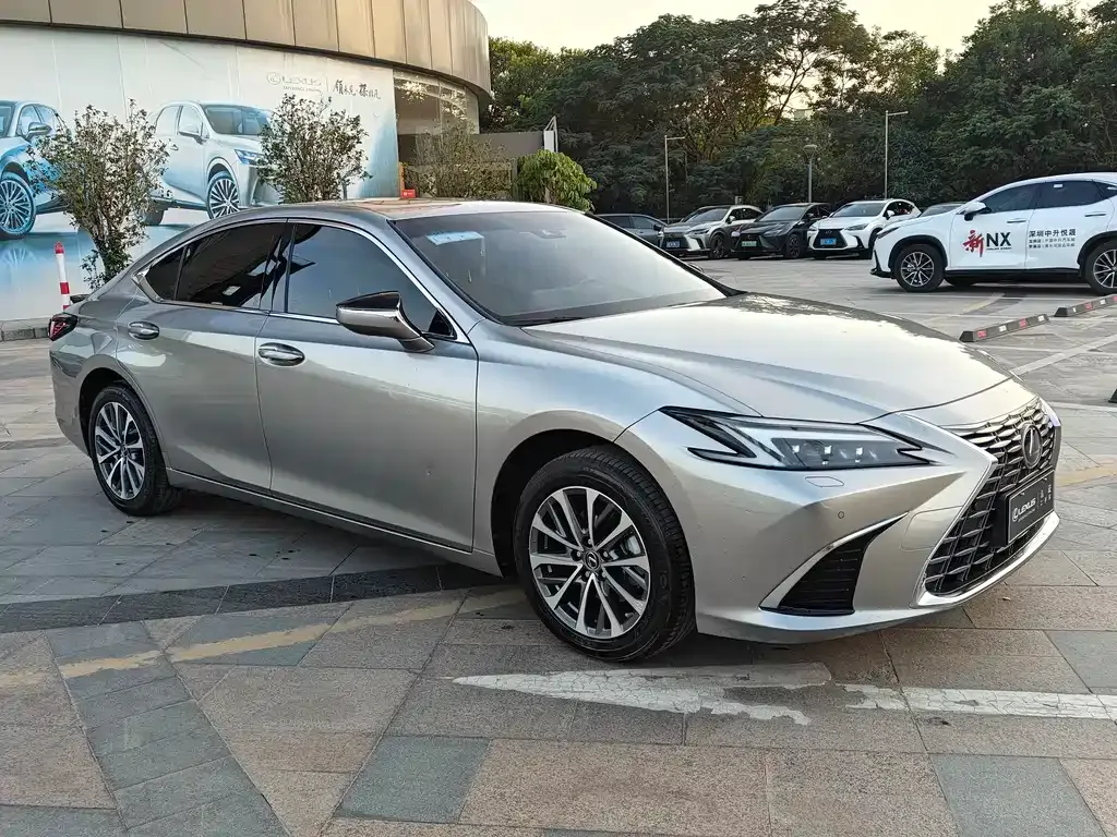 Lexus ES — фото 4