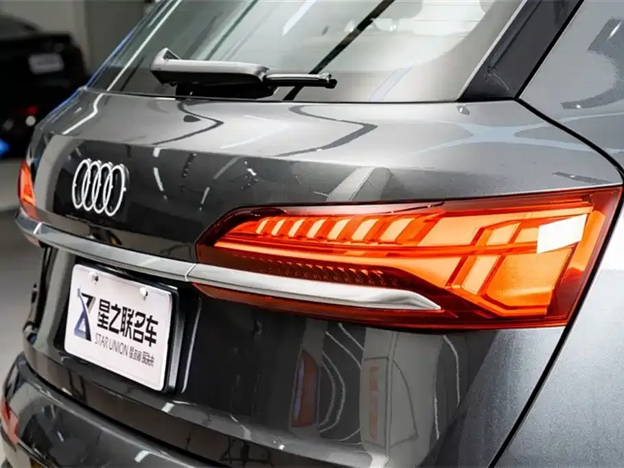 Audi Q7 2024 из CN, фото 10